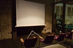 Galerija Štab Iznajmljivanje projektora za prikazivanje filma