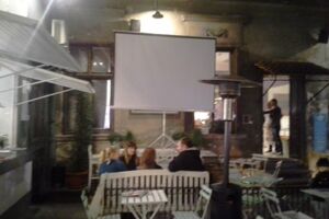 Restoran kafić Smokvica – Iznajmljivanje projektora za promociju filma